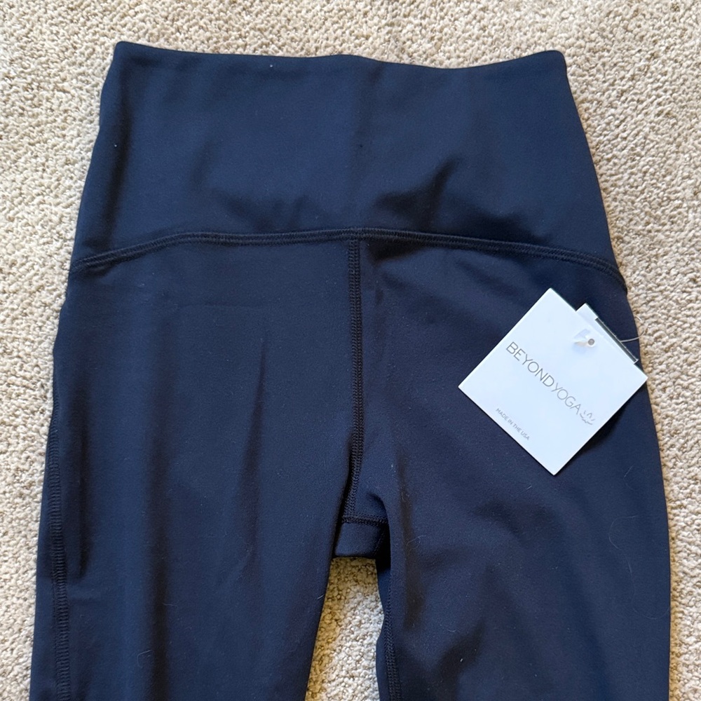 Beyond Yoga BRAND NEW 7/8 Black Leggings